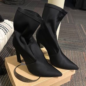 Sock booties black